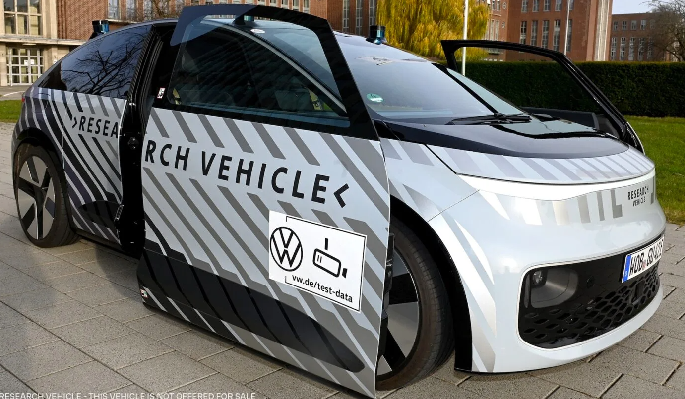 evtrend.de-vw-entwickelt-autonomes-auto-ohne-lenkrad-und-pedale-das-revolutionaere-gen-urban-konzept-screenshot-2025-12-12-173105 VW entwickelt autonomes Auto ohne Lenkrad und Pedale: Das revolutionäre Gen.Urban Konzept