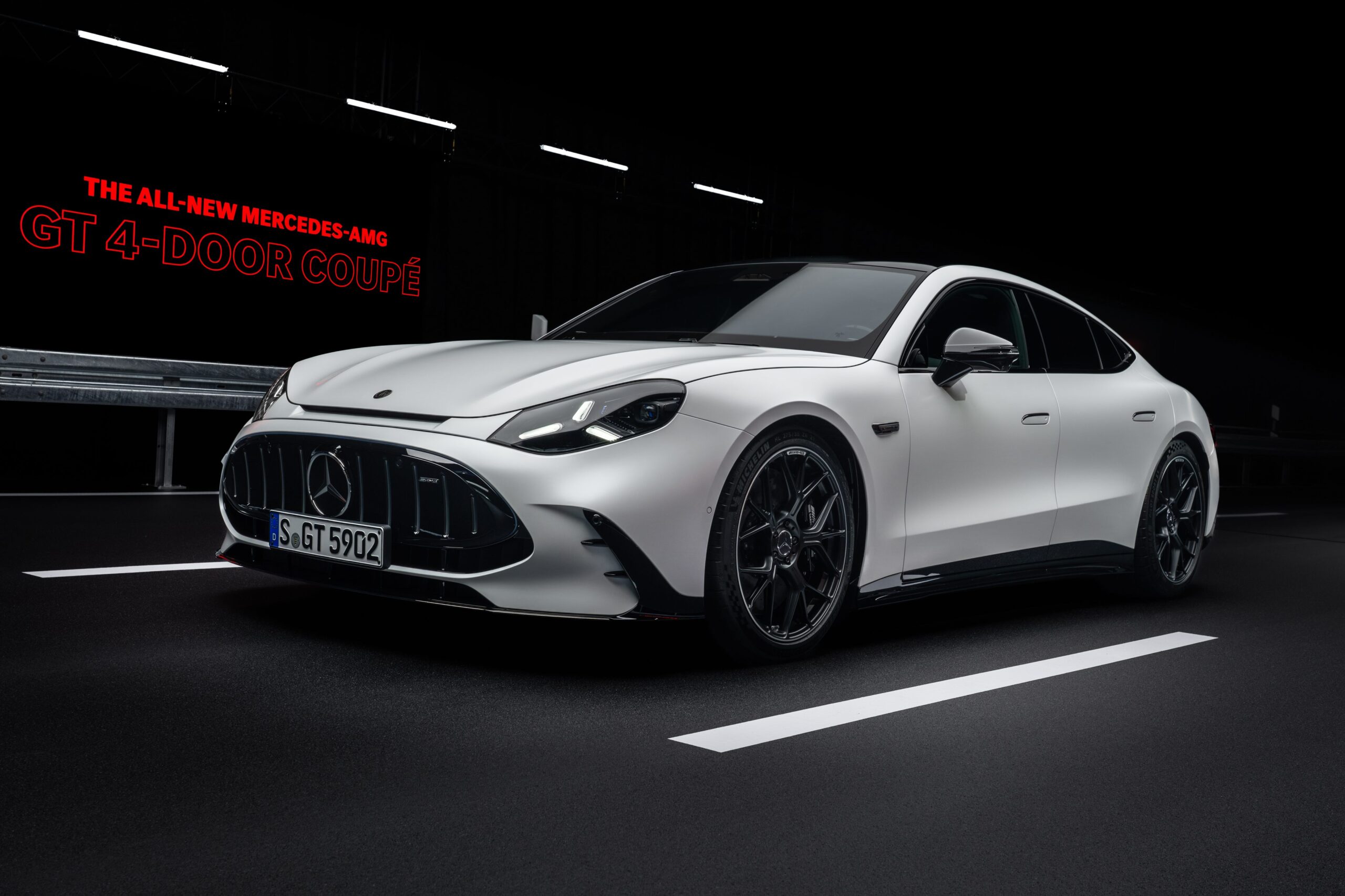 evtrend.de-mercedes-amg-gt-63-4-tuerer-coupe-elektro-power-mit-v8-gefuehl-4096-bmbgt-4-t-35-scaled Mercedes-AMG GT 63 4-Türer Coupé: Elektro-Power mit V8-Gefühl