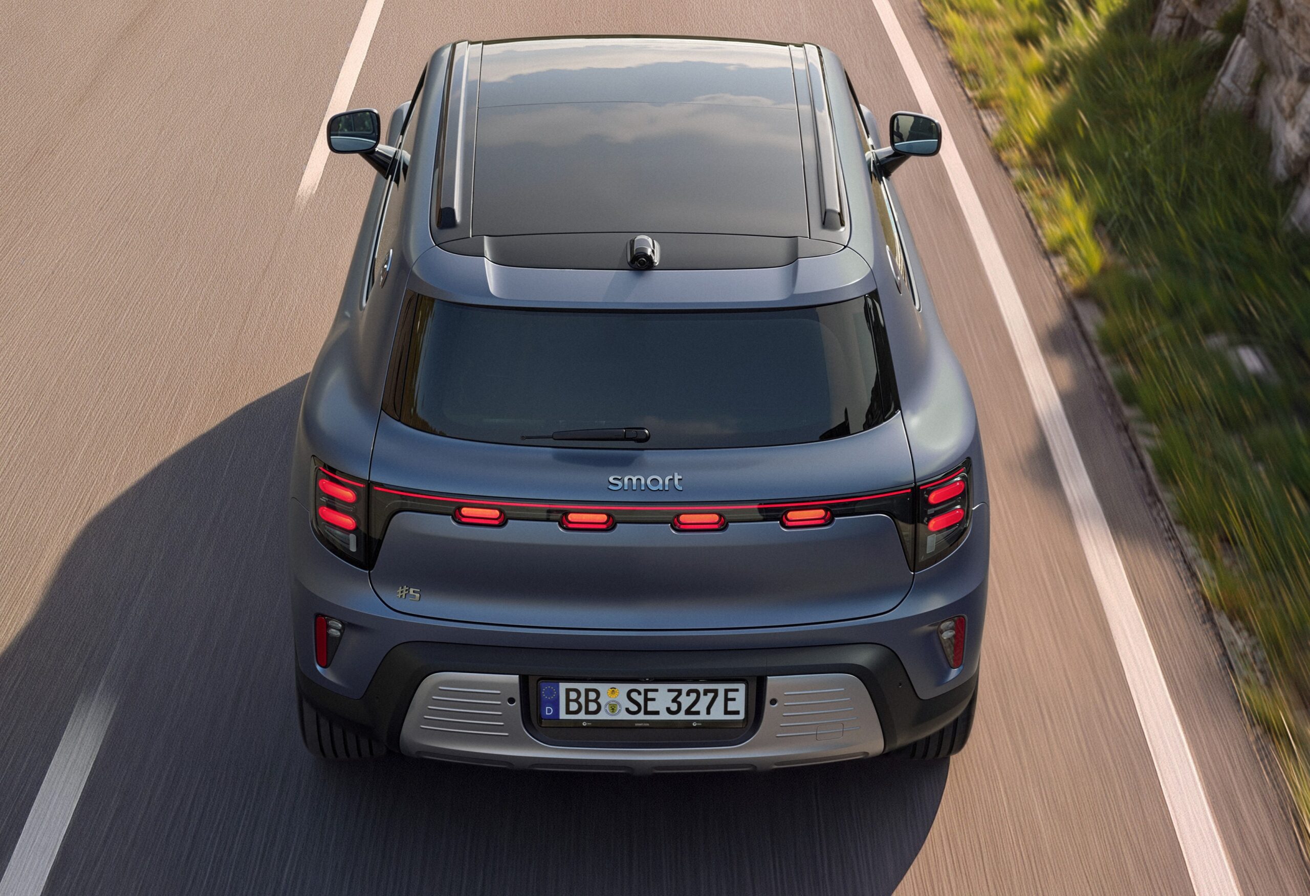evtrend.de-smart-5-premium-jetzt-auch-mit-allradantrieb-neue-awd-version-erweitert-das-angebot-smart-hashtag5-premium-awd-interstellarblue-exterior-8-scaled smart #5 Premium jetzt auch mit Allradantrieb: Neue AWD-Version erweitert das Angebot